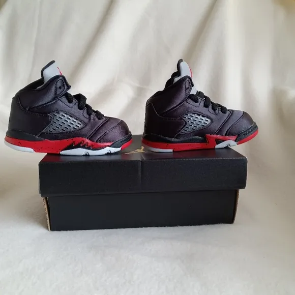 Nike AirJordan Retro 5 Satin Bred Black/University Red (TD) 440890 006 Size 5c