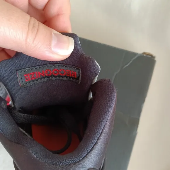 Nike AirJordan Retro 5 Satin Bred Black/University Red (TD) 440890 006 Size 5c