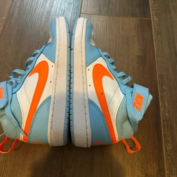 NIKE BIG KID COURT BOROUGH MID 2 SNEAKERS Size 4Y White, Baby Blue, &amp; Orange