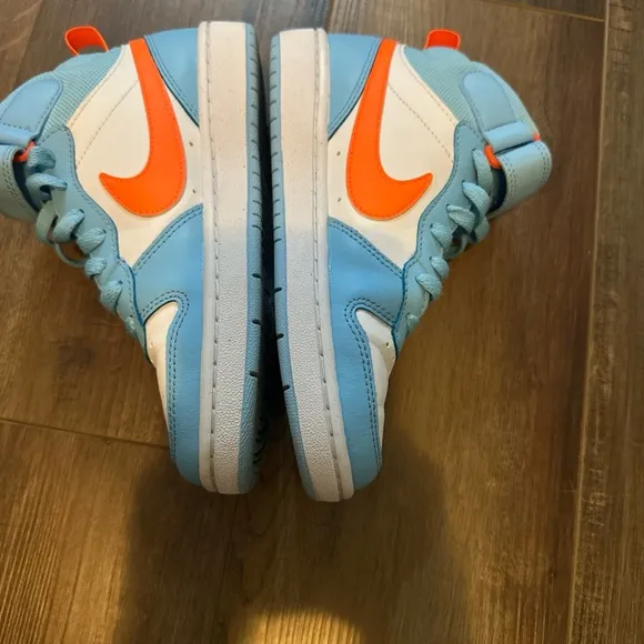 NIKE BIG KID COURT BOROUGH MID 2 SNEAKERS Size 4Y White, Baby Blue, &amp; Orange