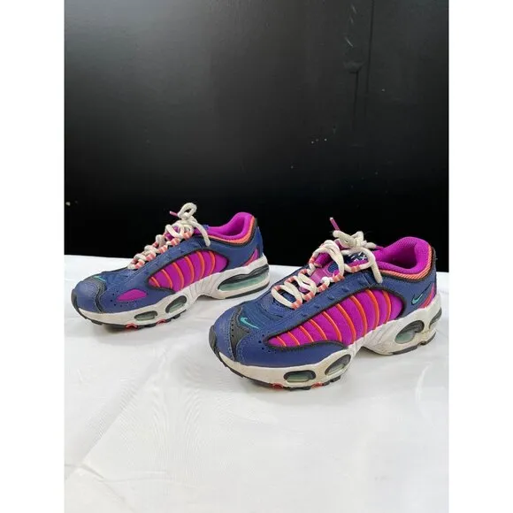 Nike Girls Blue and pink Air Max Running Shoes Size 4 SKU 7301
