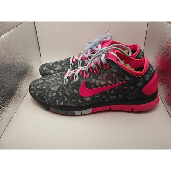 Nike Gray Camo Trendy Athletic Sneakers Pink Accents Woman Size  8.5