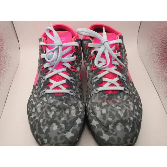 Nike Gray Camo Trendy Athletic Sneakers Pink Accents Woman Size  8.5