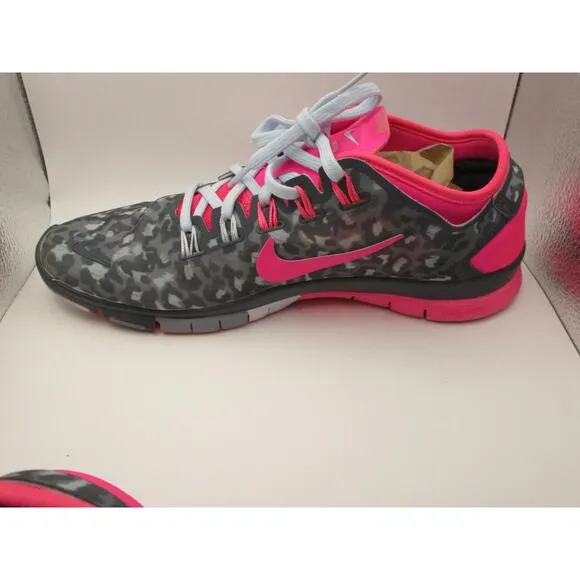 Nike Gray Camo Trendy Athletic Sneakers Pink Accents Woman Size  8.5