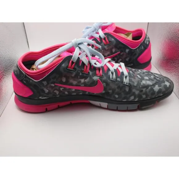 Nike Gray Camo Trendy Athletic Sneakers Pink Accents Woman Size  8.5