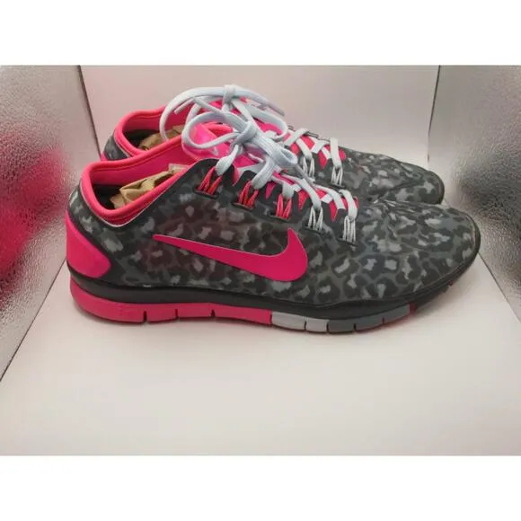 Nike Gray Camo Trendy Athletic Sneakers Pink Accents Woman Size  8.5