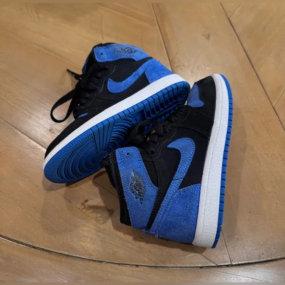 Nike Jordan 1 Retro High OG Shoes for kids / boys