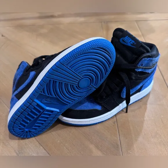 Nike Jordan 1 Retro High OG Shoes for kids / boys