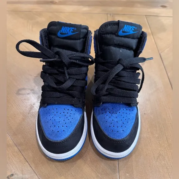 Nike Jordan 1 Retro High OG Shoes for kids / boys