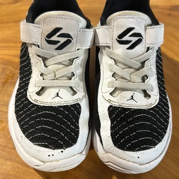 Nike Jordan Luca 1 Preschooler PS Basketball Shoes Size 11C White Black Volt