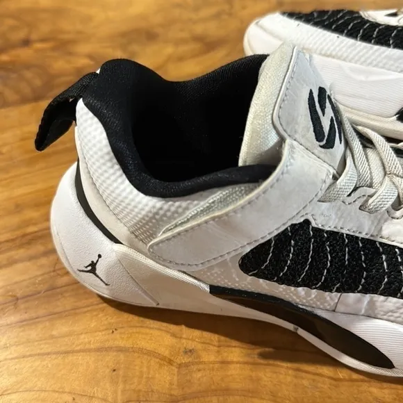Nike Jordan Luca 1 Preschooler PS Basketball Shoes Size 11C White Black Volt