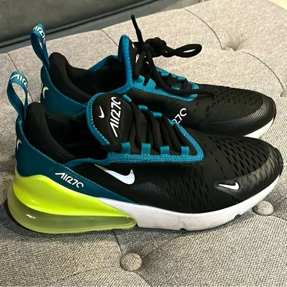 Nike Kids Air 270 Black and Blue Sneakers Size 5.5
