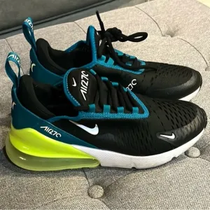 Nike Kids Air 270 Black and Blue Sneakers Size 5.5