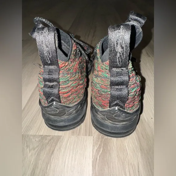 Nike LeBron James 15 XV BHM Black History 943 762 900