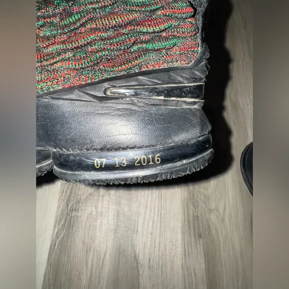 Nike LeBron James 15 XV BHM Black History 943 762 900