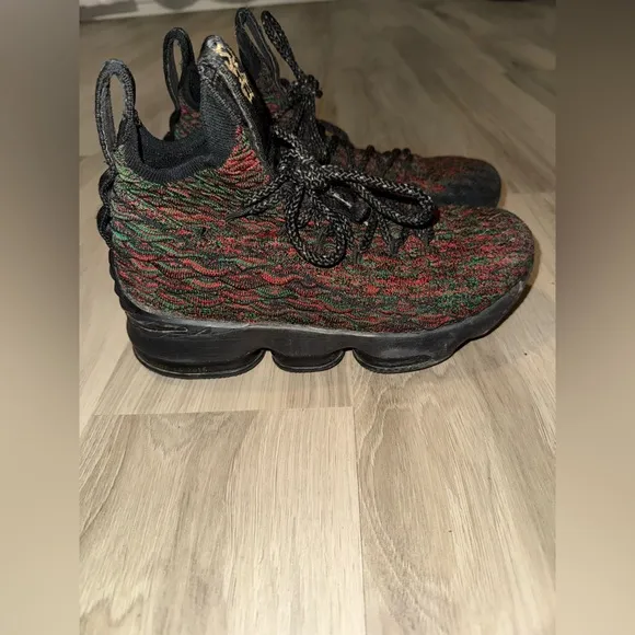 Nike LeBron James 15 XV BHM Black History 943 762 900