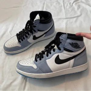 Nike Men’s 13 Jordan 1 Retro High OG Shoes Sneakers in University Blue