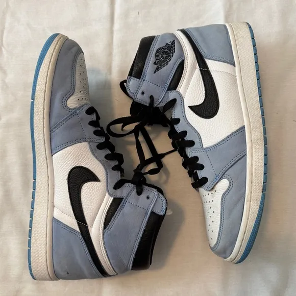 Nike Men’s 13 Jordan 1 Retro High OG Shoes Sneakers in University Blue