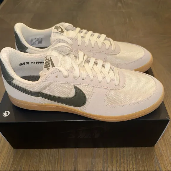 Nike Mens Field General Retro Soccer Shoes 10 HF3165-103 Ivory Green New In Box