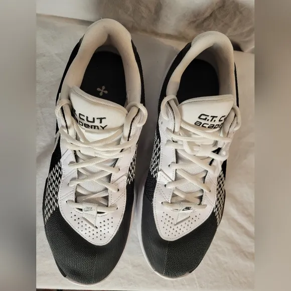 Nike Men's GT Cut Academy Basketball Shoes Size 10