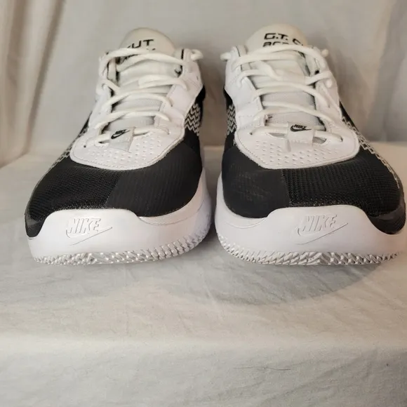 Nike Men's GT Cut Academy Basketball Shoes Size 10