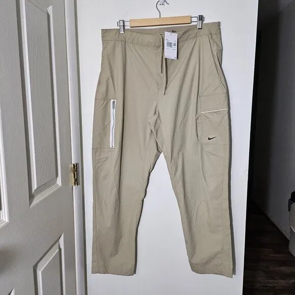 NIKE Men's Sportswear Style Essentials Unlined Cropped Pants  SIZE: 36