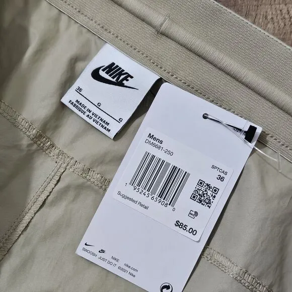 NIKE Men's Sportswear Style Essentials Unlined Cropped Pants  SIZE: 36