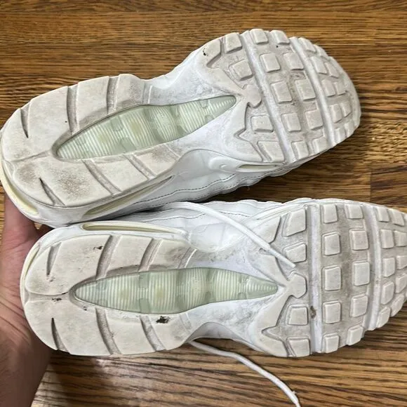 Nike Mens Triple White Air Max 95 Essential CT1268-100 Athletic Shoes Size 10