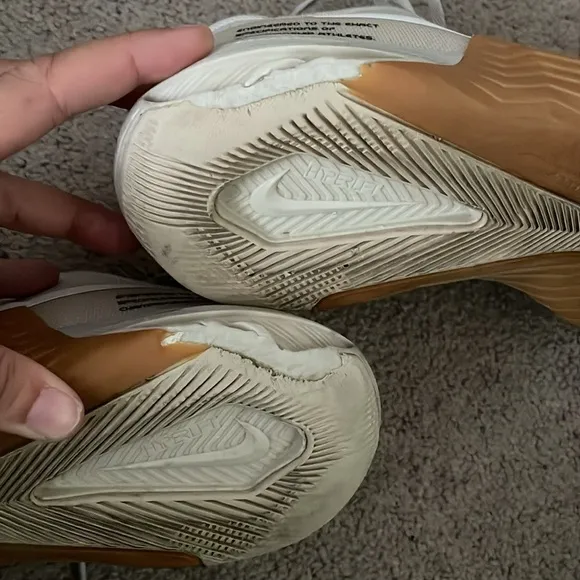 NIKE Metcon sneakers tennis shoes running shoes in tan white off-white men sz8