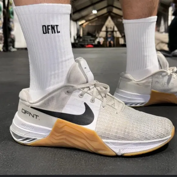 NIKE Metcon sneakers tennis shoes running shoes in tan white off-white men sz8