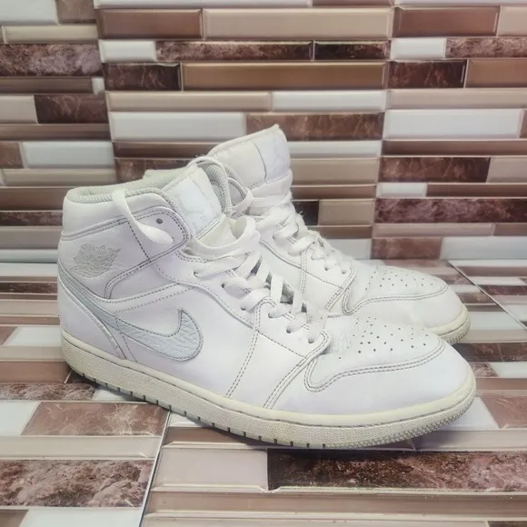 Nike Shoes Men's 11 Air Jordan 1 Retro White Leather Athletic
