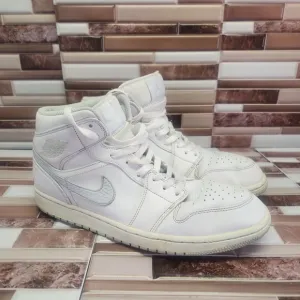 Nike Shoes Men's 11 Air Jordan 1 Retro White Leather Athletic