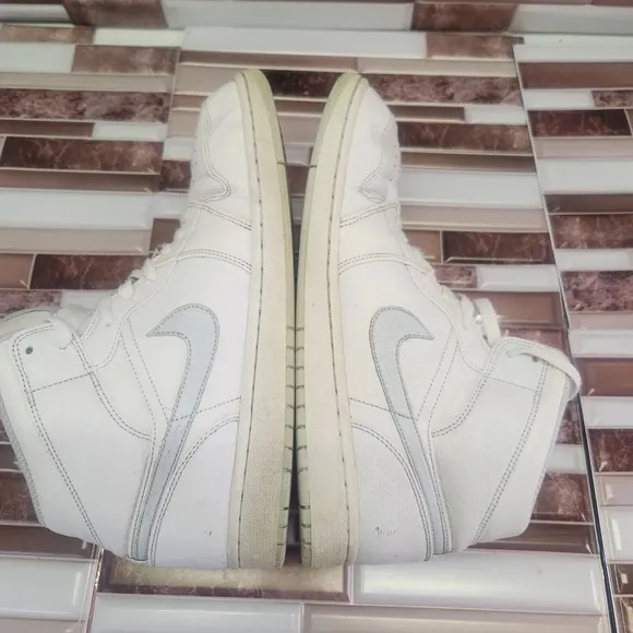 Nike Shoes Men's 11 Air Jordan 1 Retro White Leather Athletic