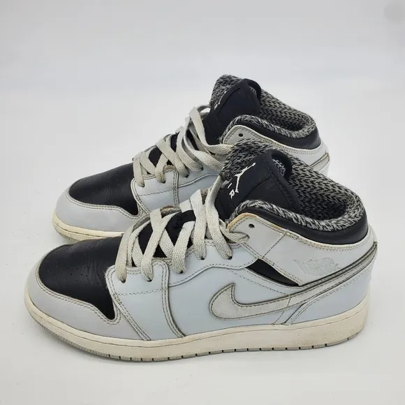 Nike Shoes Youth 6 Women 7.5 Air Jordan 1 Retro Mid 554725-032