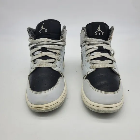 Nike Shoes Youth 6 Women 7.5 Air Jordan 1 Retro Mid 554725-032