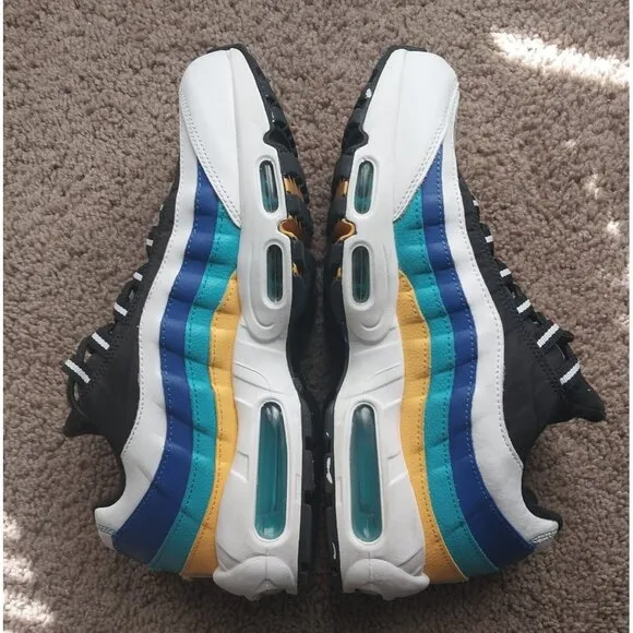 Nike Women's Air Max 95 Windbreaker Retro Running Shoes Size 10