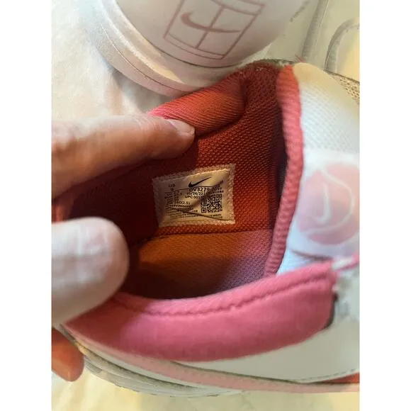 Nike Women’s Court Athletic Shoes Size 9 White Pink