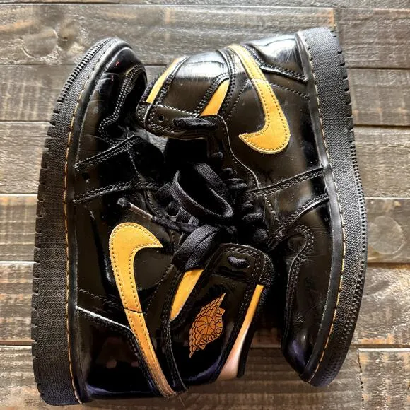 Nike Youth Air Jordan Retro I 1 High OG GS Black Metallic Gold Shoes 575441-032