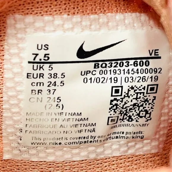 NIKE ZOOM GRAVITY ORANG AND WHITE RUNNING SHOES ATHLEISURE SNEAKERS