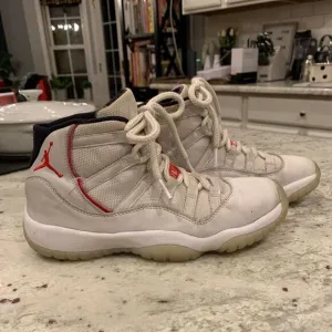 Nike Air Jordan Retro 11 Girls Sneaker 5.5Y