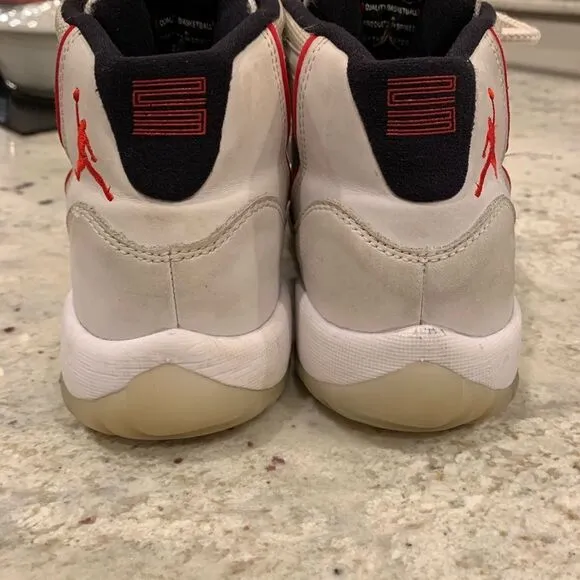 Nike Air Jordan Retro 11 Girls Sneaker 5.5Y