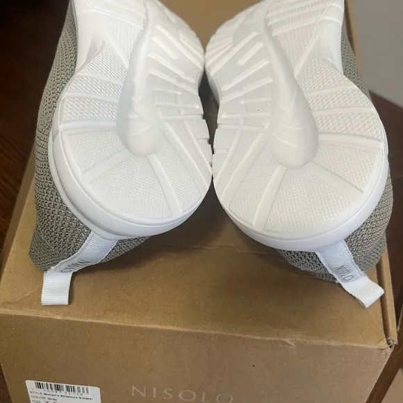 Nisolo Athleisure Eco-Knit Sneaker in Gray Size 7.5 NEW