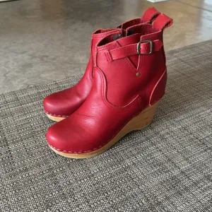 No.6 Clogs Red Leather Ankle Boots Wedge Size 37 EUC