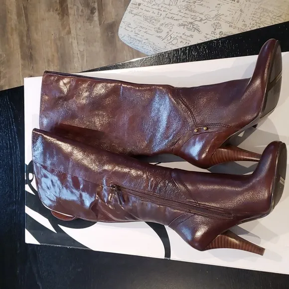 NWB! Nine West &quot;Trurman&quot; Boot 6