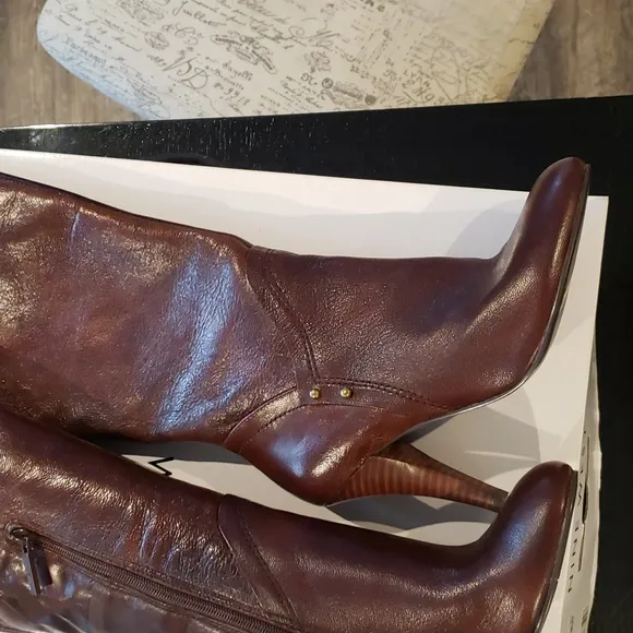 NWB! Nine West &quot;Trurman&quot; Boot 6