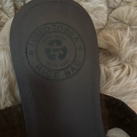 NWOT BC FOOTWEAR | “I Used To Be A Rice Bag” Collection Sandals | 8.5