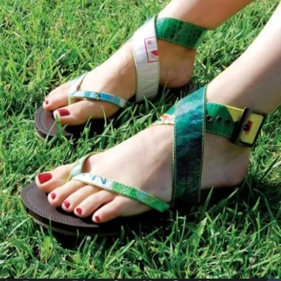 NWOT BC FOOTWEAR | “I Used To Be A Rice Bag” Collection Sandals | 8.5