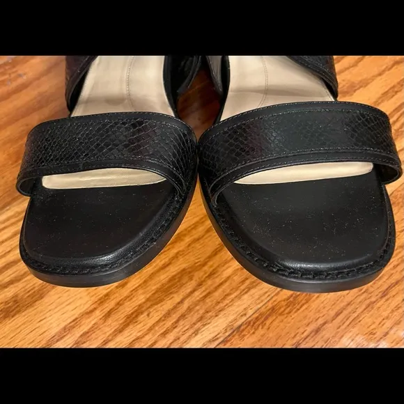 NWOT Cole Haan Snakeskin Wedge, Black