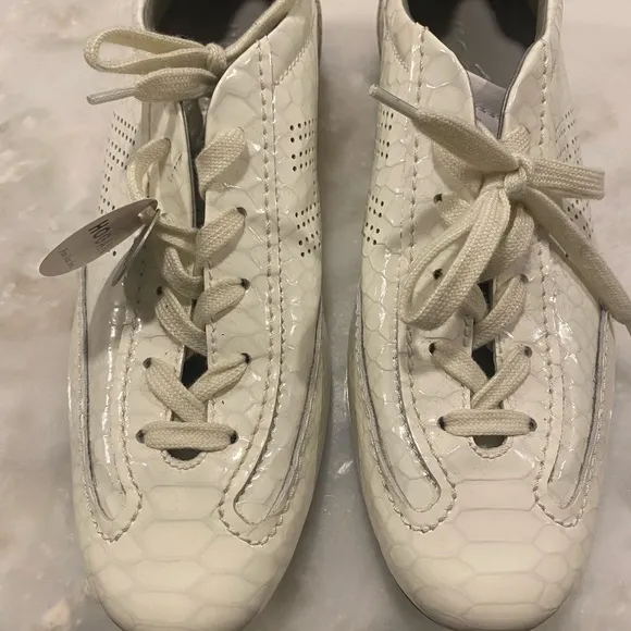 NWOT Hogan leather trainers / sneakers. made in Italy