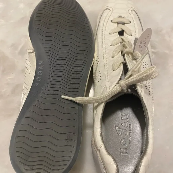 NWOT Hogan leather trainers / sneakers. made in Italy